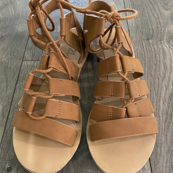 Rue 21 Brown LaceUp Flat Sandals Size 7 - Picture 2 of 9